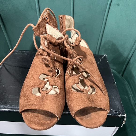 Sandals - Picture 3 of 6